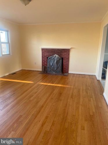 1249 Sterling Rd, Herndon, VA 20170-3643