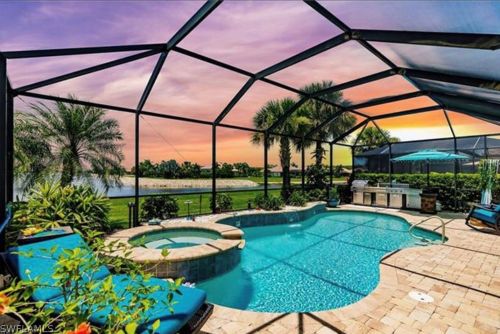 9407 Quarry Dr, Naples FL  34120-5223 exterior