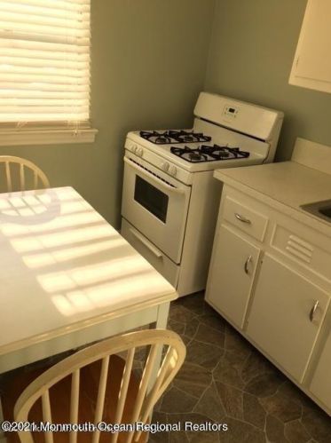 162 Manor Dr, Tinton Falls NJ  07701-2458 exterior