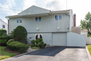 2906 Len Dr, North Bellmore, NY 11710-5206