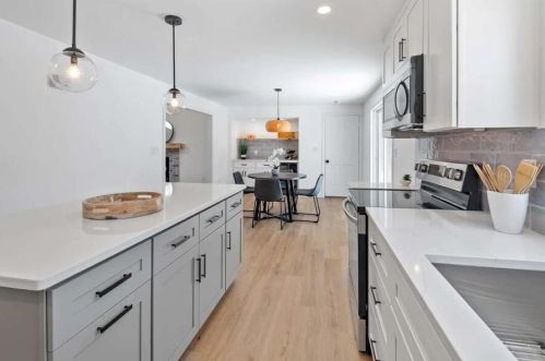 124 Mashpee Neck Rd, Mashpee MA  02649-3606 exterior