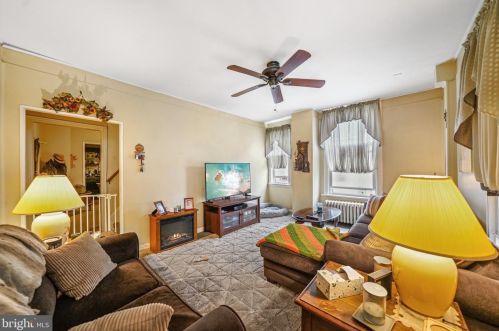 223 Prospect Ave, Downingtown, PA 19335-2830