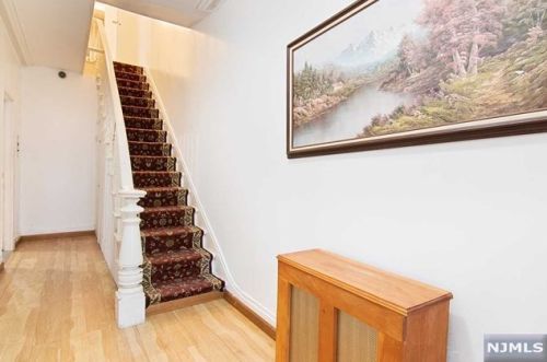 162 Summer Ave, Newark NJ  07104-2614 exterior