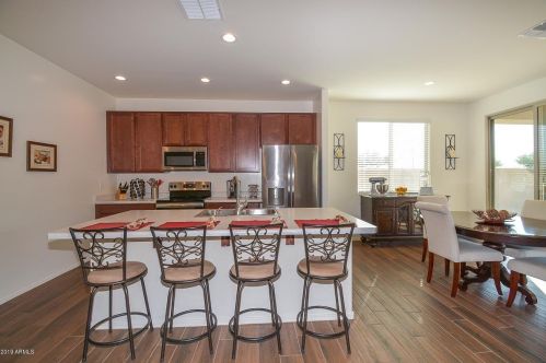 929 Davis Ln, Avondale, AZ 85323-2807