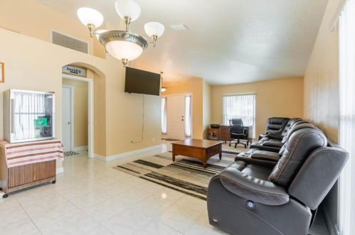 10420 Paragon Pl, Riverview, FL 33578-3356