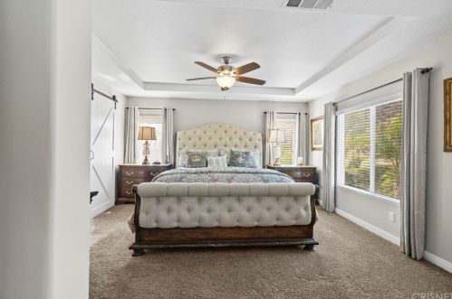 28531 Redwood Canyon Pl, Santa Clarita CA  91390-5723 exterior