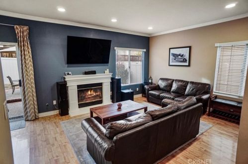 28156 Bobwhite Cir, Santa Clarita, CA 91350-4478