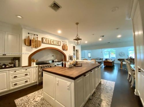 3711 32nd Ter, Hollywood FL  33021-2620 exterior