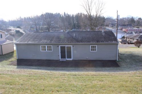 1 Nancy Dr, Jeannette PA  15644-1040 exterior