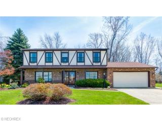 44 Lakehurst Dr, Willoughby, OH 44095-1150