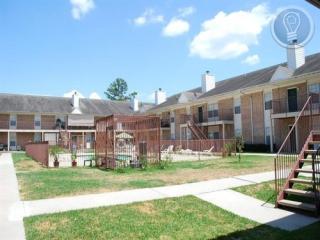 819 Cloyd Dr, Magnolia, TX 77355-4645