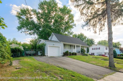 2 Dina Pl, Jackson Twp NJ 08527-1124 exterior