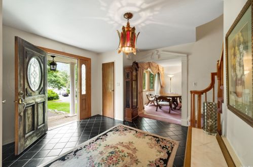 107 Village Hill Dr, Huntington Station, NY 11746-8335
