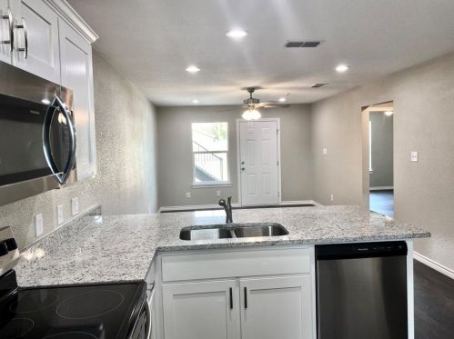 1406 Courtney Pl, Cleburne TX  76033-7964 exterior