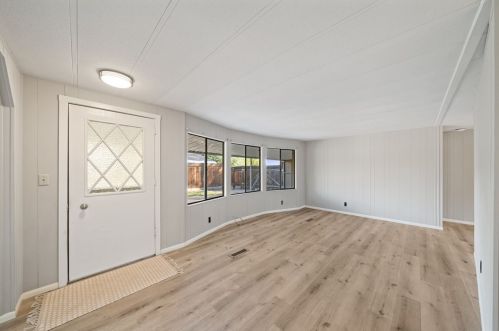 32861 Brechtel St, Lake Elsinore CA  92530-0420 exterior