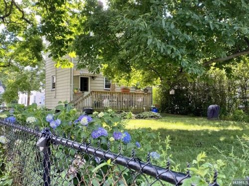 20 Chapel St, Bloomfield, NJ 07003-3931