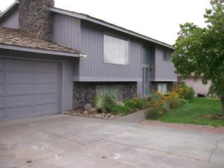 504 Grant St, Kennewick, WA 99336-7694