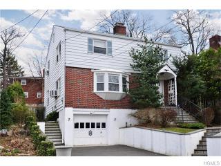 112 Fairway Dr, Yonkers, NY 10709-5115
