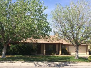 1662 Wedgewood St, Rialto, CA 92376-3869
