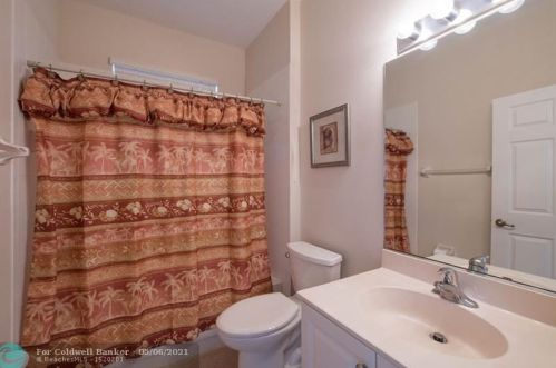 19032 55 St, Hollywood FL 33029-6290 exterior