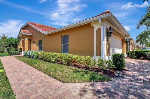 15166 Cortona Way, Naples FL  34120-0670 exterior