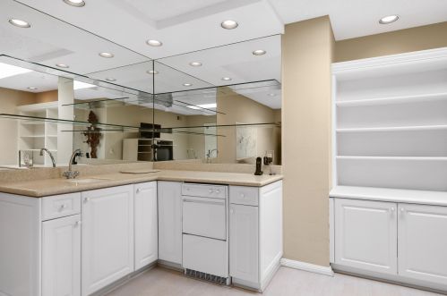 55 Sunrise Dr, Rancho Mirage CA  92270-3845 exterior