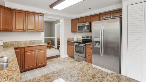 989 Dowlingwood Dr, Beaufort SC  29902-6323 exterior