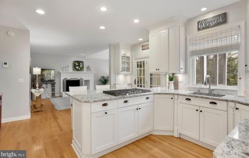 210 Rosemeade Pl, Leesburg VA  20175-2519 exterior