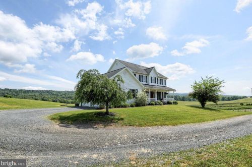 836 Shermans Valley Rd, Paradise Park, PA 17068-8550