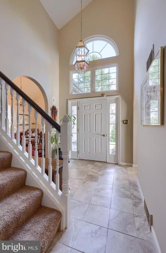 159 Greenview Dr, Lancaster, PA 17601-1011