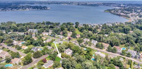 1761 Belmar Blvd, Belmar, NJ 07719-3954
