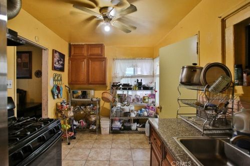 3447 Caspian Ave, Long Beach CA 90810-2330 exterior