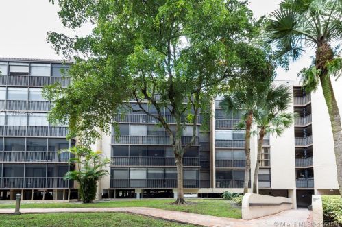 2812 46th Ave, Hollywood FL  33021-2931 exterior