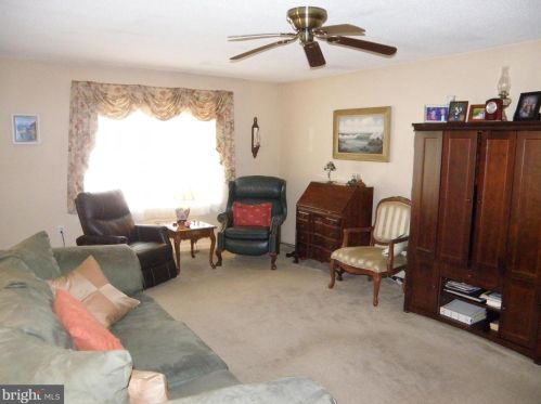 22 Robinson Cir, Seaford, DE 19973-1537