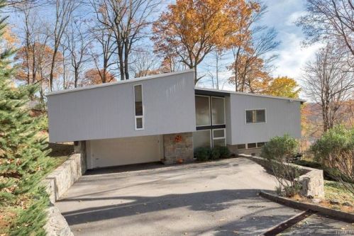1 Redwood Dr, Chappaqua, NY 10514-3213