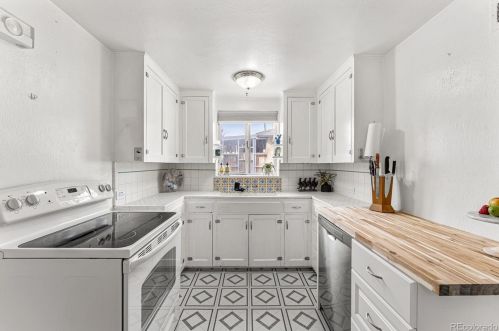 651 Holly St, Denver CO  80246-1424 exterior