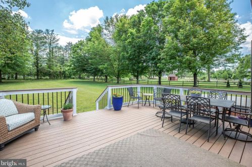 2327 Contest Ln, Haymarket VA  20169-1209 exterior