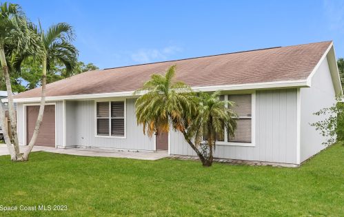 1155 31st Ave, Vero Beach FL  32960-4005 exterior