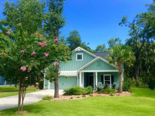 36 Laughing Gull Dr, Beaufort, SC 29907-1827