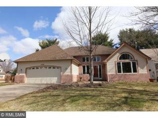 5726 Lois Ln, Saint Paul, MN 55126-8612