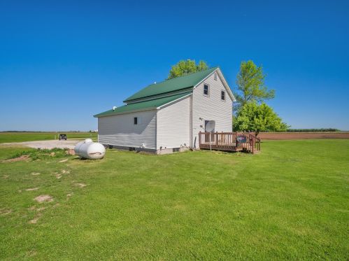 13423 Mraz Rd, Mishicot WI  54228-9413 exterior