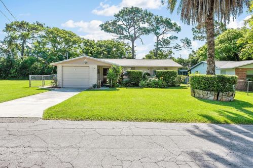 15812 Sea Pines Dr, Port Richey, FL 34667-4048