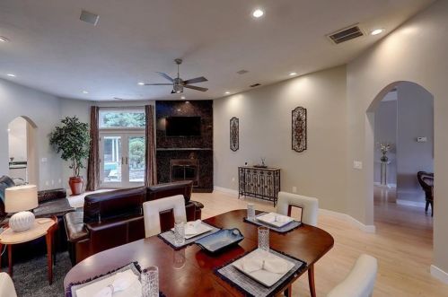 1 Morning Star Ct, Lincoln RI  02865-4586 exterior