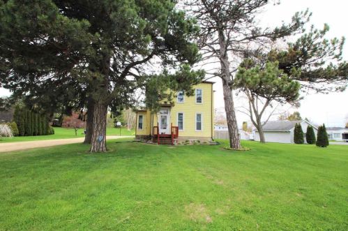 140 Milwaukee Rd, Clinton, WI 53525-9466