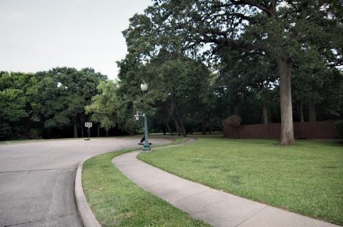 2012 Shumard Ln, Lewisville TX  75028-7621 exterior