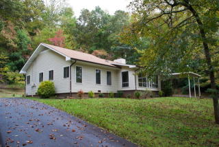 236 Meadowbrook Ln, Franklin, NC 28734-6822