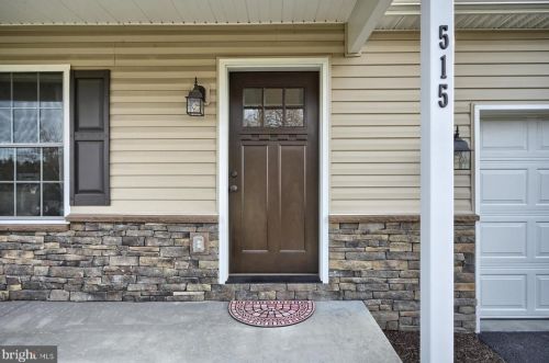 515 Spring Run Dr, Navy Sup Dpt PA  17055-5580 exterior