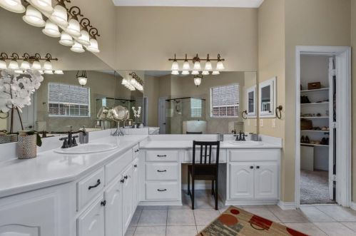 2808 Pasadena Pl, Lewisville TX  75022-5150 exterior