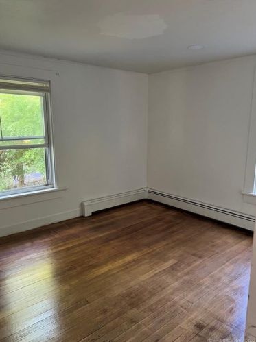 270 Hackmatack St, Manchester CT  06040-6514 exterior