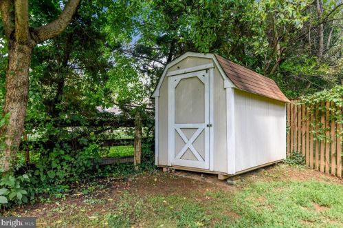 527 Rugby Ct, Purcellville VA  20132-3415 exterior